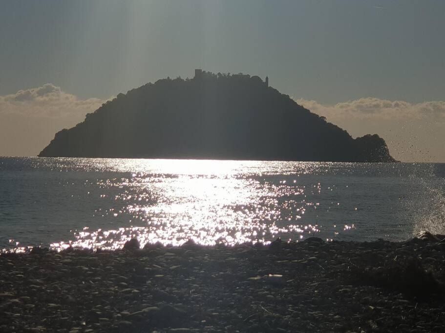 Albenga Sul Mare Famiglie Ed Amici Fino 10 Posti Lejlighed Eksteriør billede
